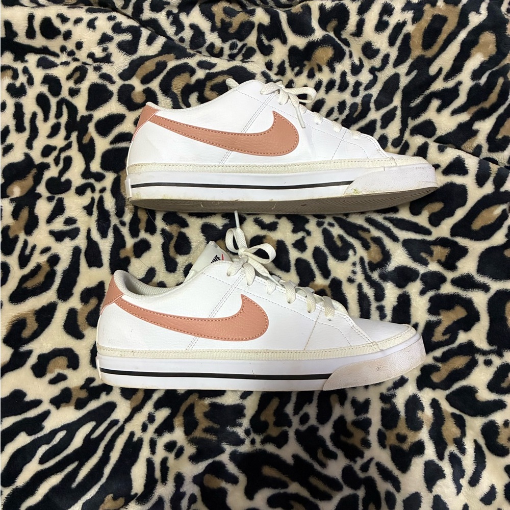 Nike Women's White and Peach Sneakers